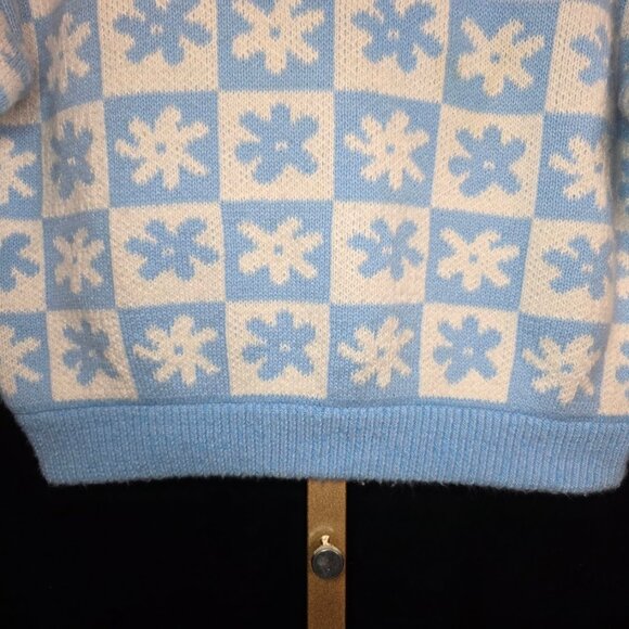 LISA SAYS GAH Emma Mock Neck Sweater in Blue Daisy XS/S - Picture 4 of 11